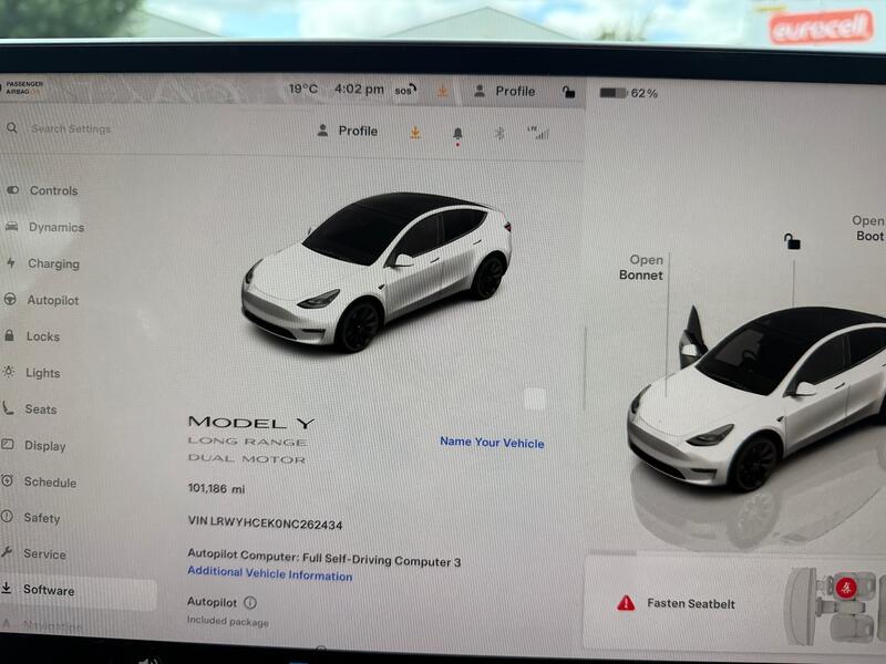 TESLA MODEL Y
