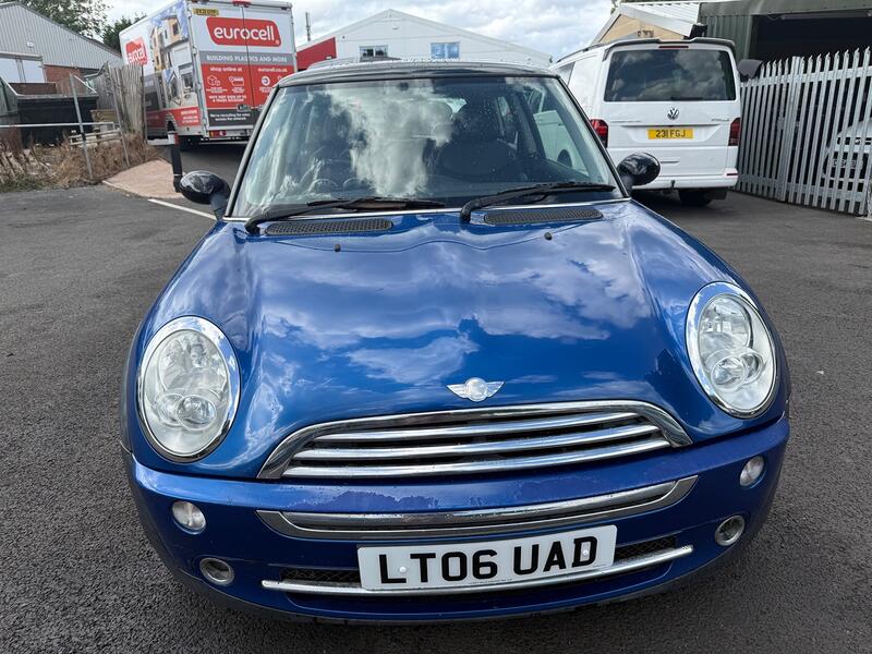 MINI HATCH