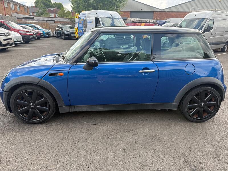 MINI HATCH
