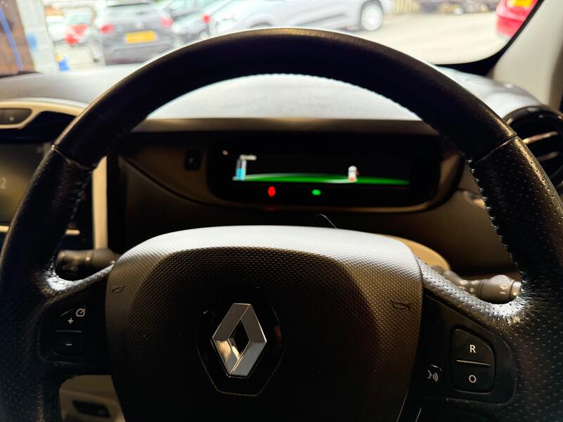 RENAULT ZOE
