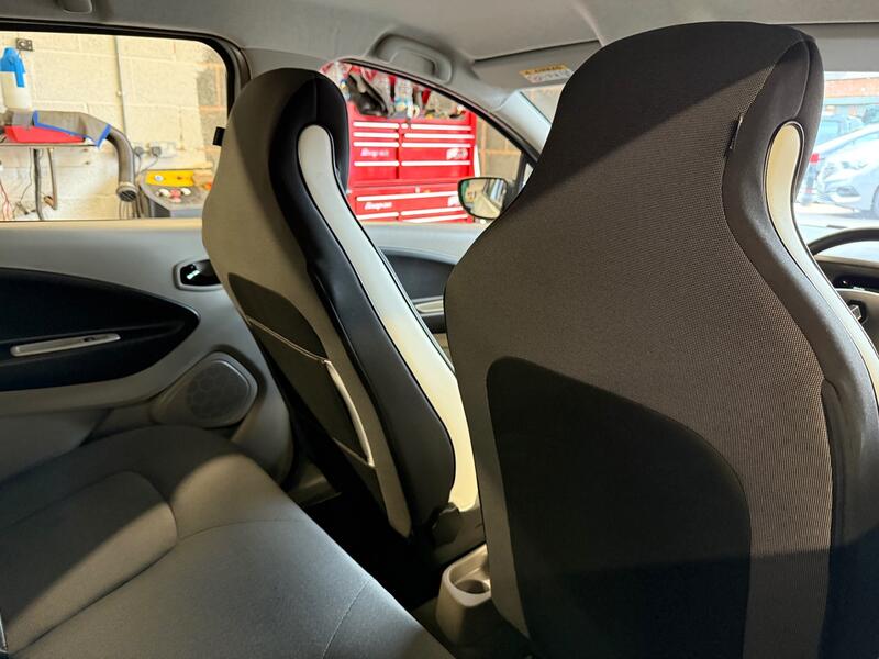 RENAULT ZOE
